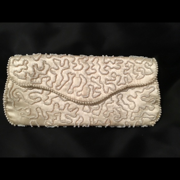Handbags - 1950’s hand beaded purse made in Japan